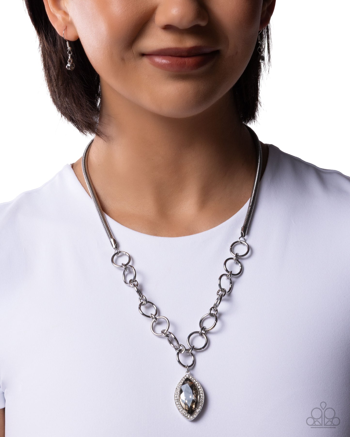 Sophisticated Sheen - Paparazzi Necklace Image