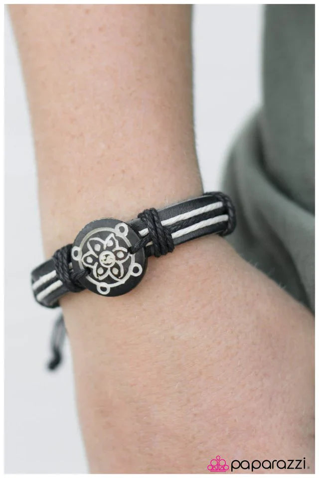 Paparazzi Bracelet ~ Hawaiian Tropic - Black