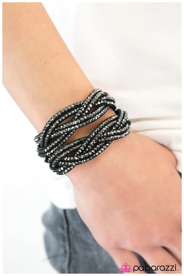 Paparazzi Bracelet ~ The In Crowd - Black