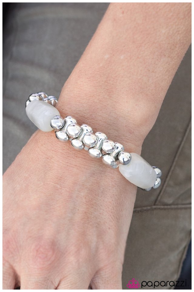 Paparazzi Bracelet ~ Jinx - White