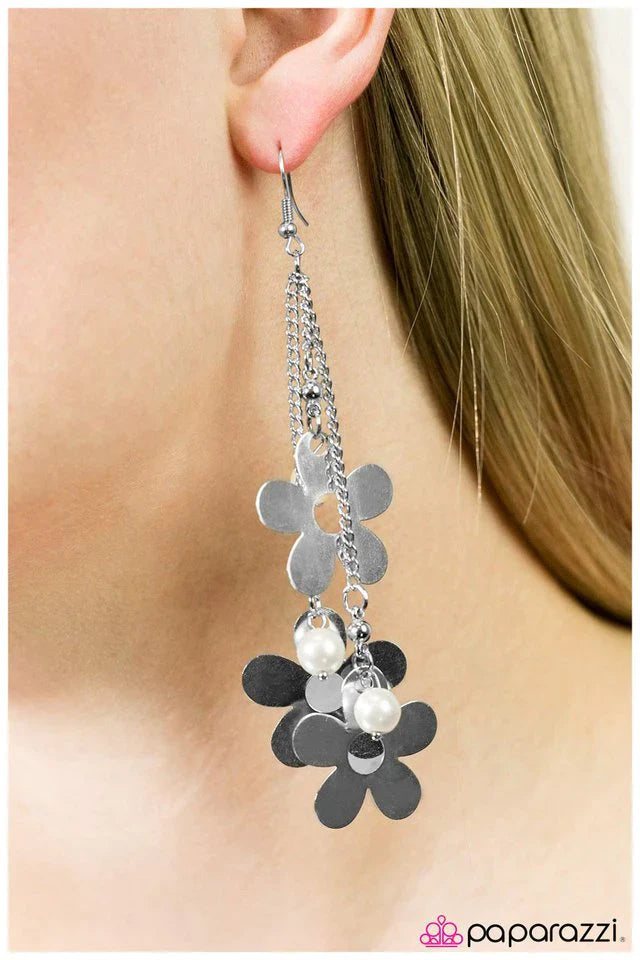 Paparazzi Earring ~ I Wish It Were Spring - White