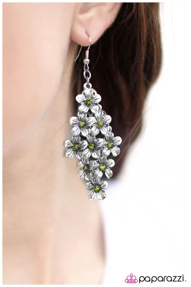 Paparazzi Earring ~ Ode to Spring - Green