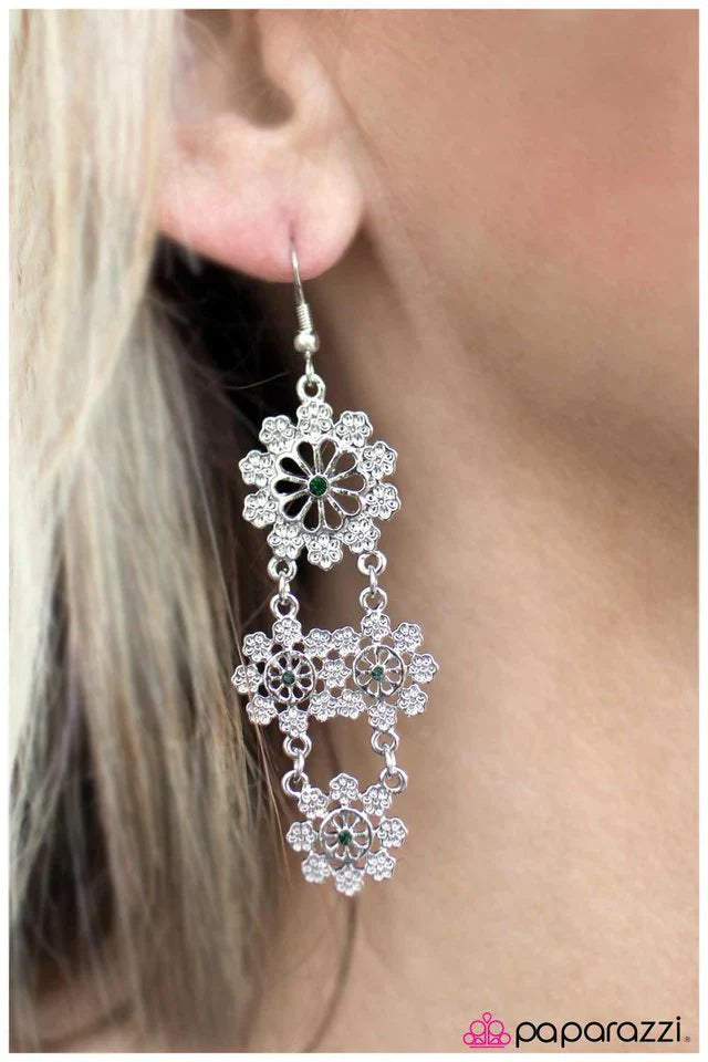 Paparazzi Earring ~ Just Chillin - Green