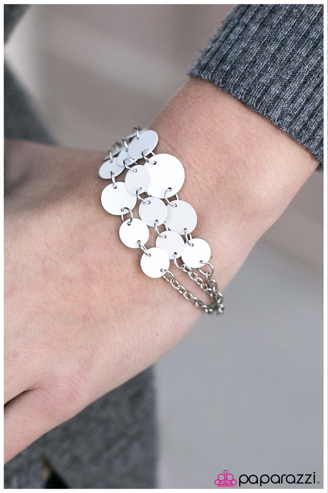 Paparazzi Bracelet ~ Disco Fever - White