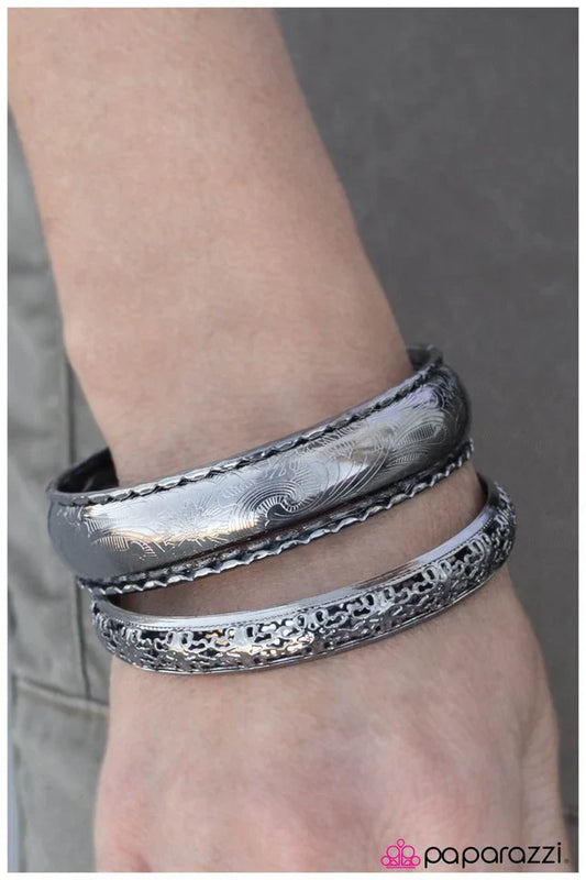 Paparazzi Bracelet ~ Enjoy the View - Black
