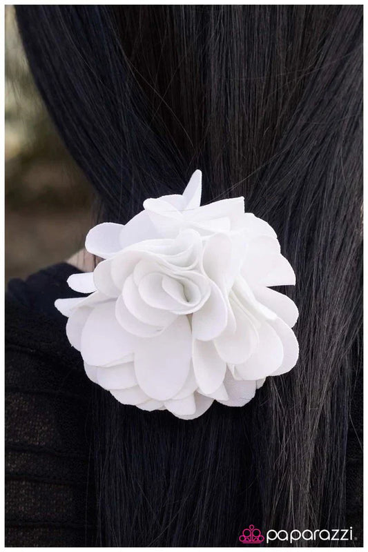 Paparazzi Hair Accessories ~ Let Me Call You Sweetheart - White
