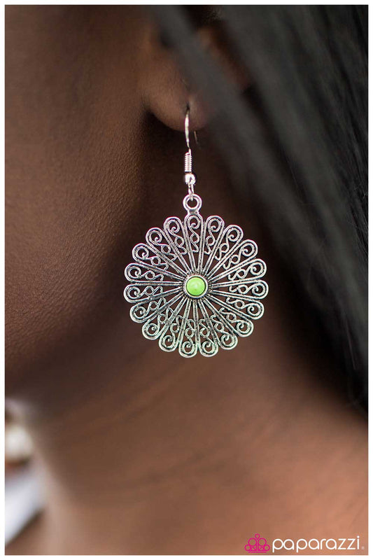 Paparazzi Earring ~ Everybody Mambo!  - Green