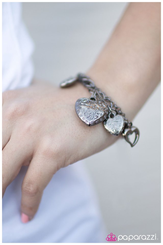 Paparazzi Bracelet ~ Hard Not to Love - Black