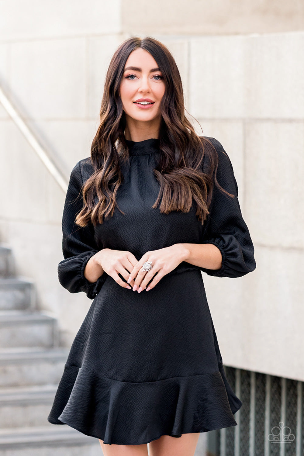 Paparazzi Ring EMP Exclusive ~ Mega Stardom - White