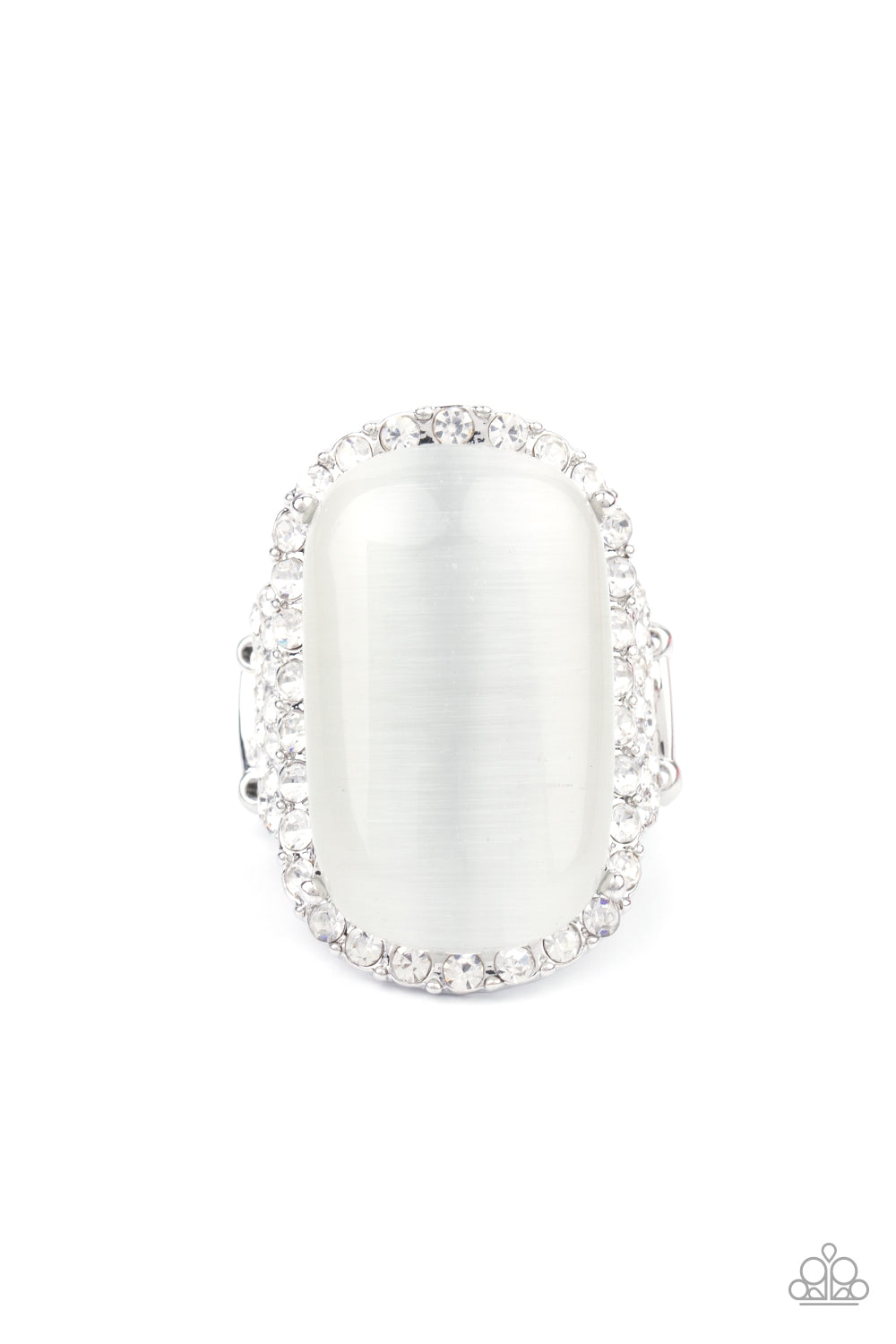 Paparazzi Ring ~ Thank Your LUXE-y Stars - White