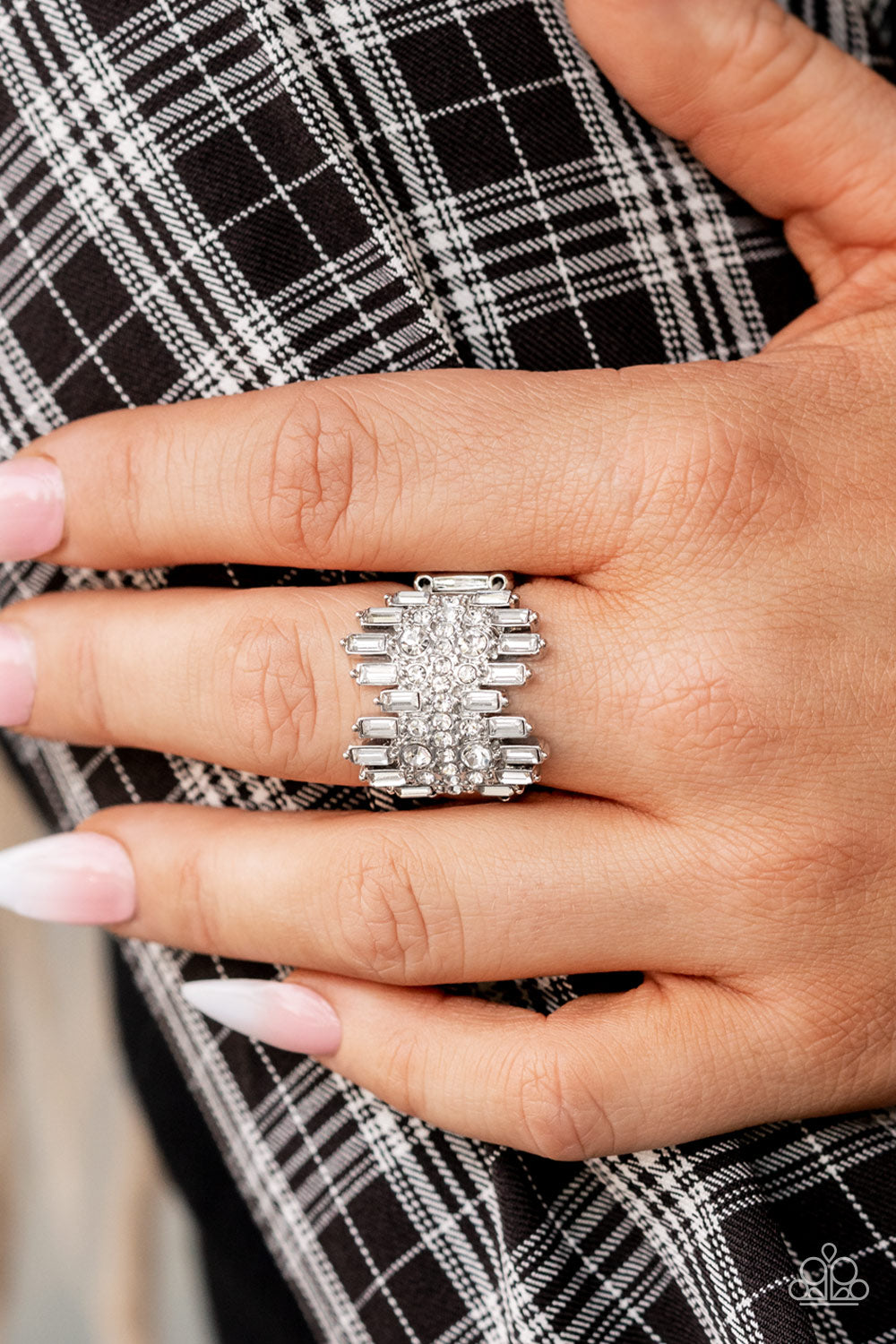 Paparazzi Ring ~ Urban Empire - White