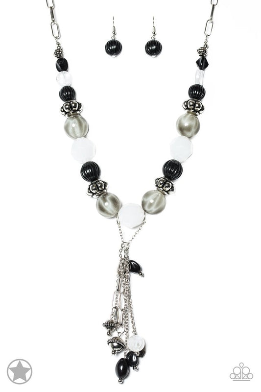 Break A Leg! - Paparazzi Necklace Image