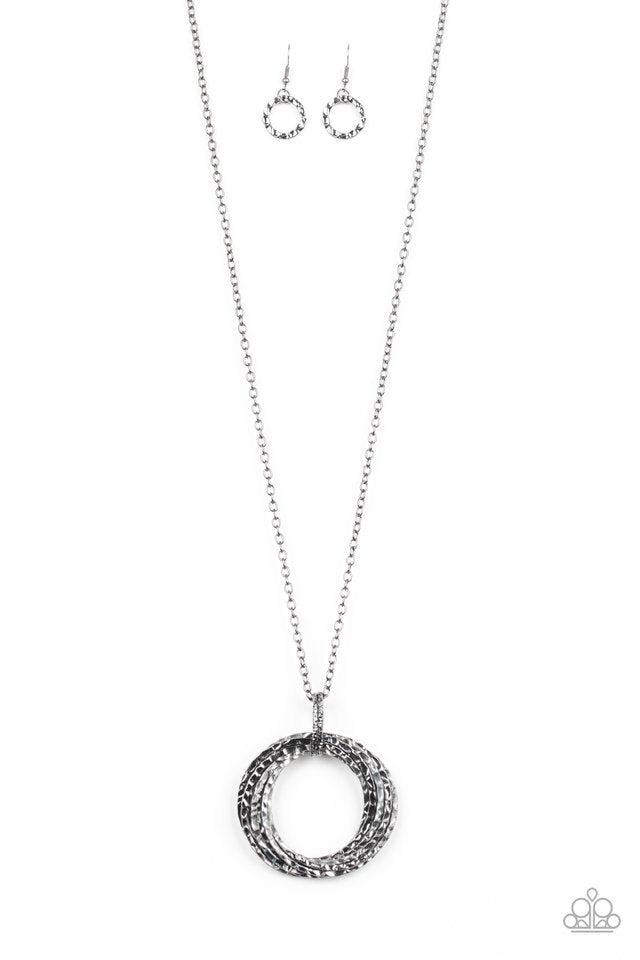 Paparazzi Necklace ~ Metal Marathon - Black