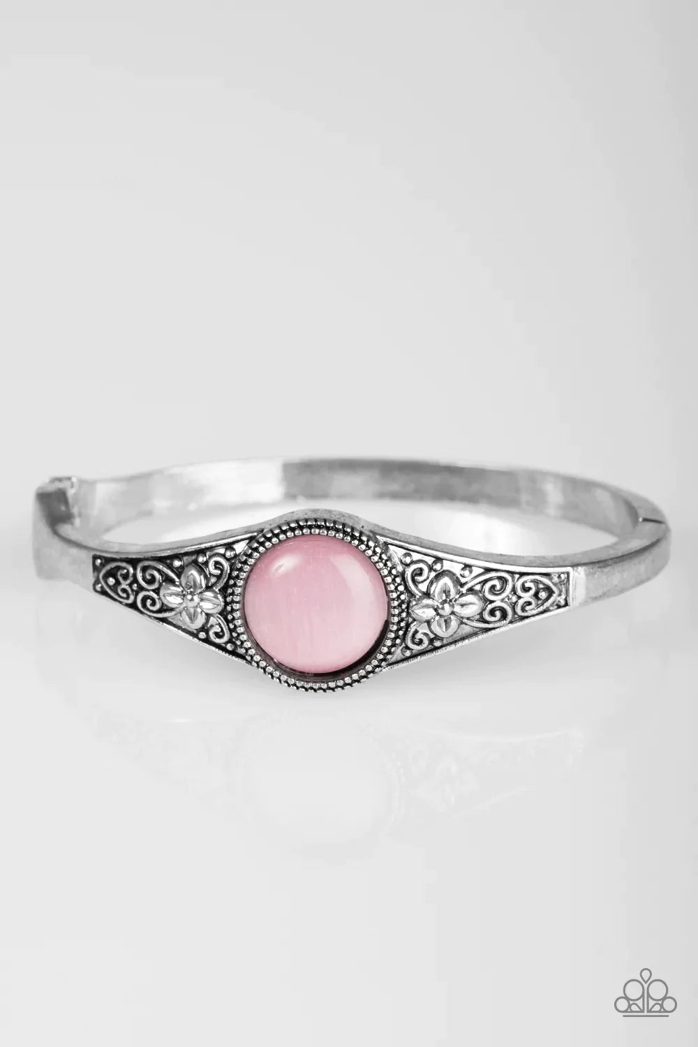 Paparazzi Bracelet ~ Modernly Meadow - Pink