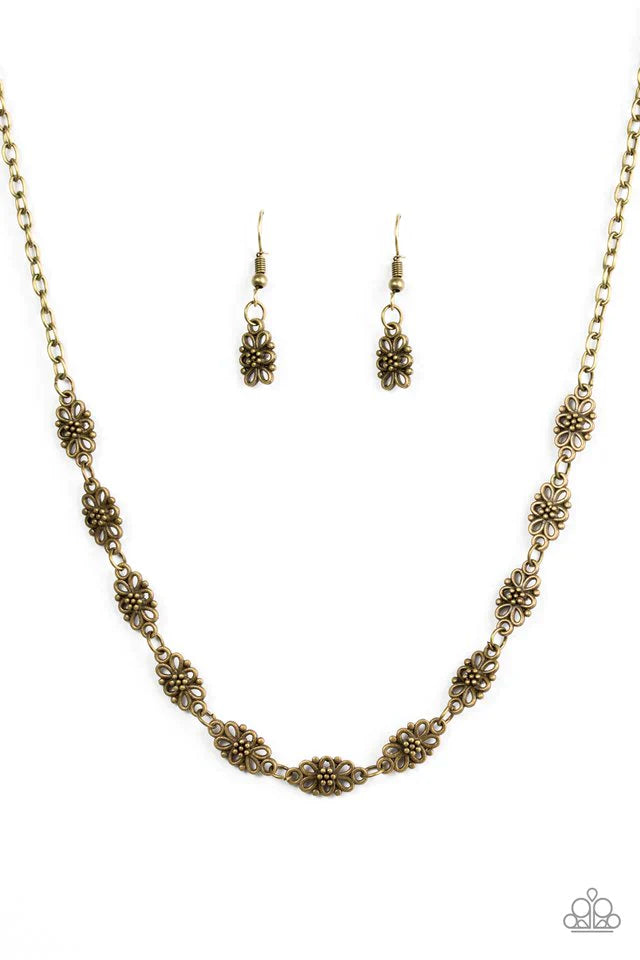 Paparazzi Necklace ~ Daisy Dream - Brass