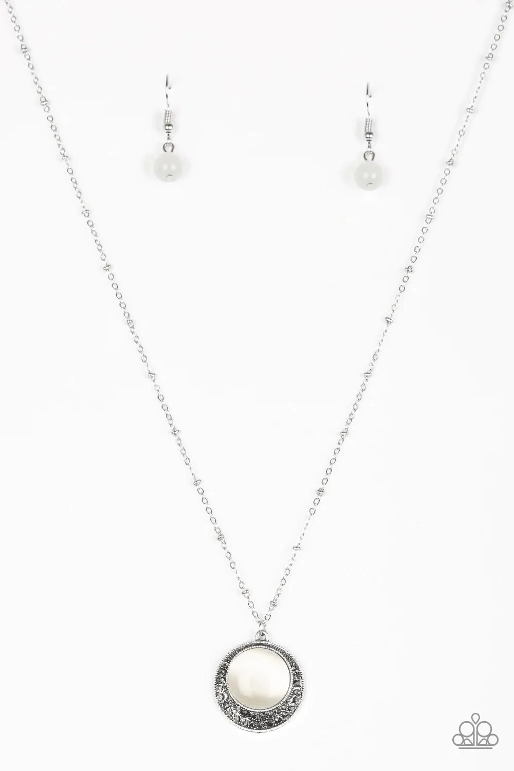 Paparazzi Necklace ~ Dream Girl Glow - White