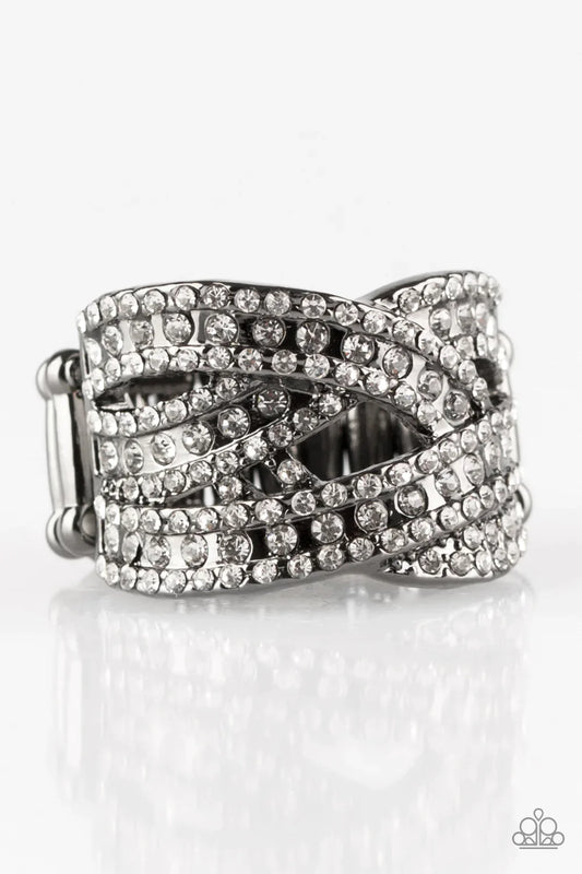 Paparazzi Ring ~ Back On The Glitter Track - Black