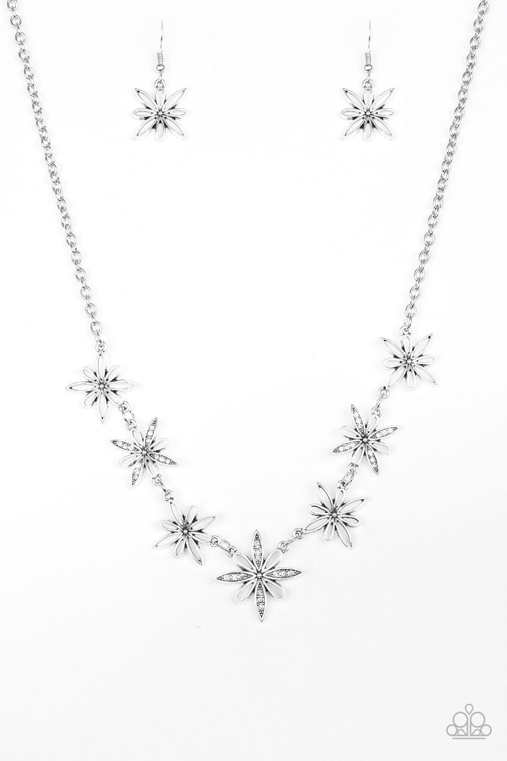 Paparazzi Necklace ~ Decked Out In Daisies - White