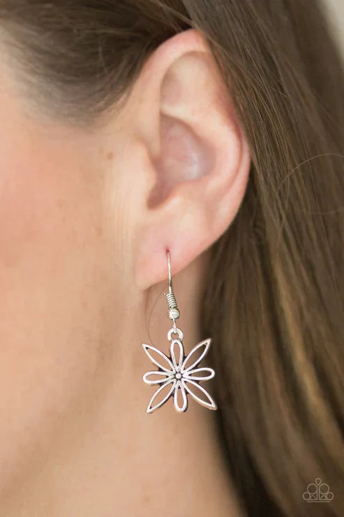 Paparazzi Necklace ~ Decked Out In Daisies - White