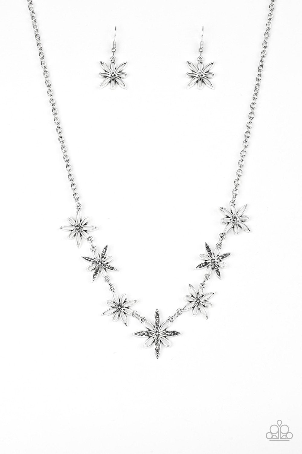 Paparazzi Necklace ~ Decked Out In Daisies - Silver
