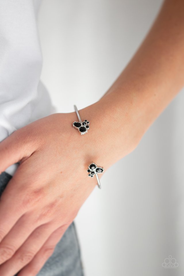 Going For Glitter - Black - Paparazzi Bracelet Image