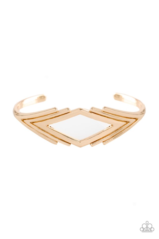 In Total De-NILE - Gold - Paparazzi Bracelet Image