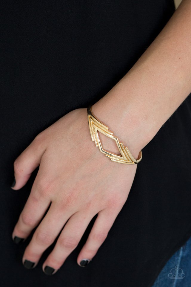In Total De-NILE - Gold - Paparazzi Bracelet Image