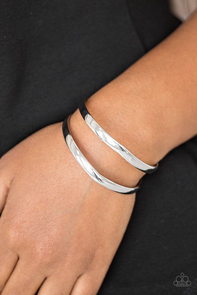 Palm Trees and Pyramids - Paparazzi Bracelet Image