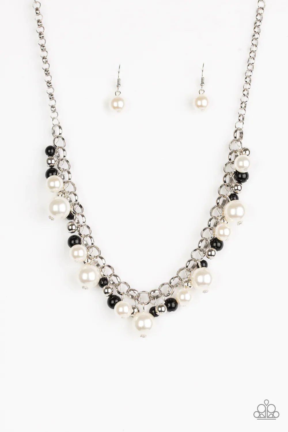 Paparazzi Necklace ~ The Upstater - Black