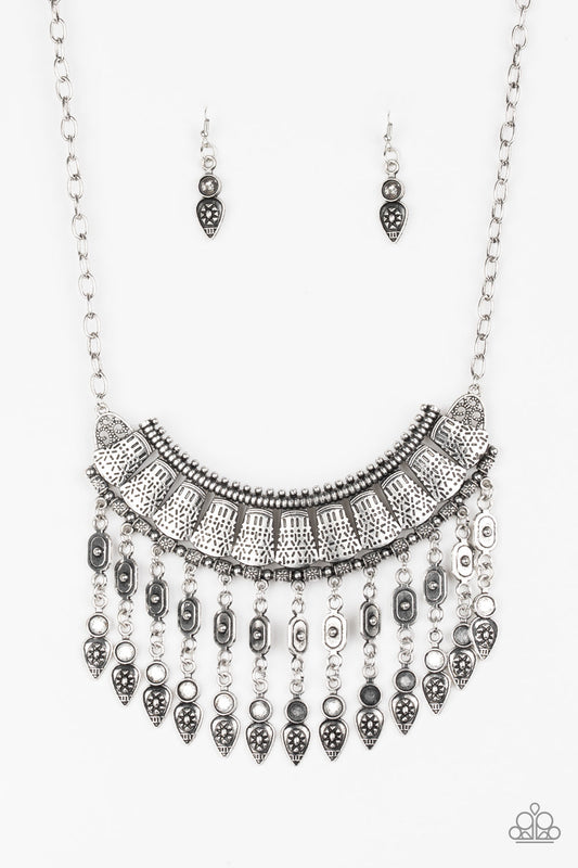 Paparazzi Necklace ~ The Desert Is Calling - Silver