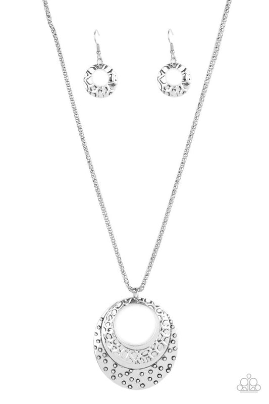Texture Trio - Silver - Paparazzi Necklace Image