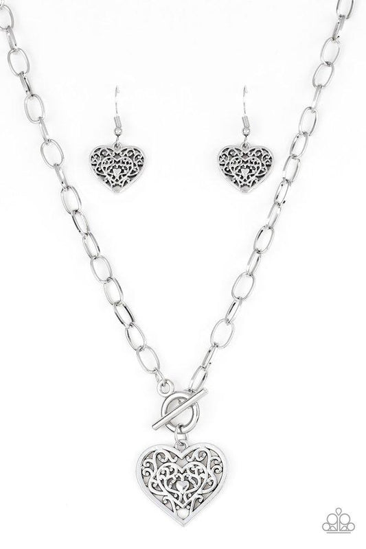 Paparazzi Necklace ~ Victorian Romance