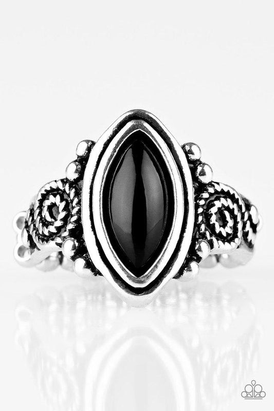 Paparazzi Ring ~ ZOO Hot To Handle - Black