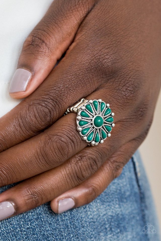 Poppy Pop-tastic - Green - Paparazzi Ring Image