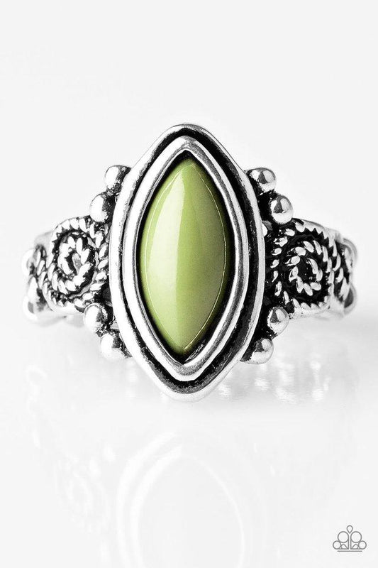 Paparazzi Ring ~ ZOO Hot To Handle - Green