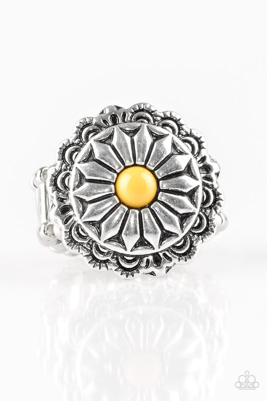 Daringly Daisy - Yellow - Paparazzi Ring Image