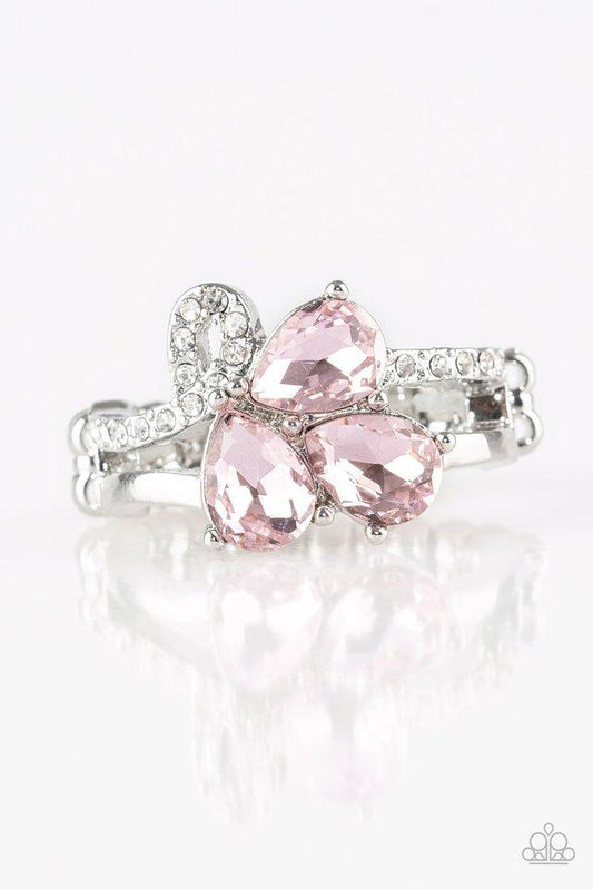Paparazzi Ring ~ Friends In High-End Places - Pink