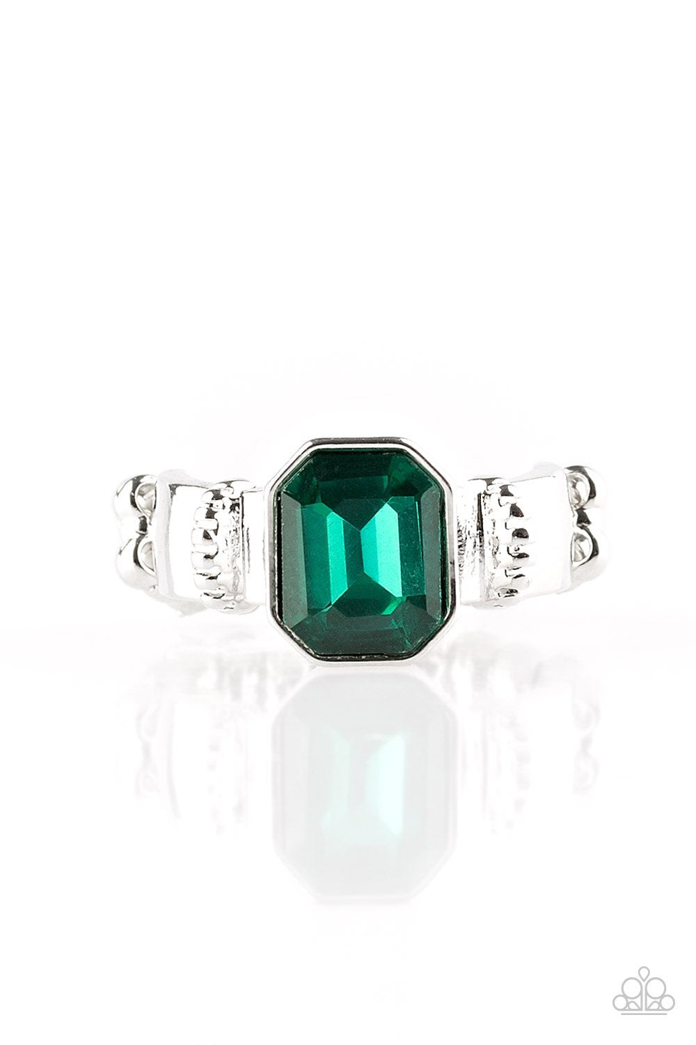 Paparazzi Ring ~ Regal Relic - Green