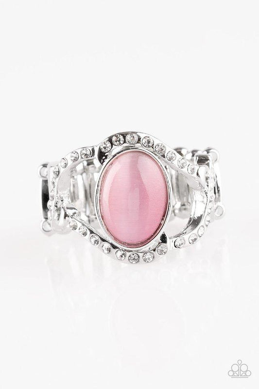 Paparazzi Ring ~ Moulin Moon - Pink