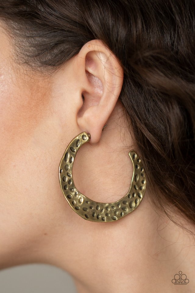 The HOOP Up - Brass - Paparazzi Earring Image