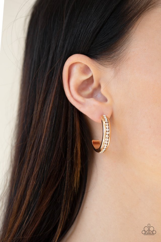 5th Avenue Fashionista - Gold - Paparazzi Earring Image
