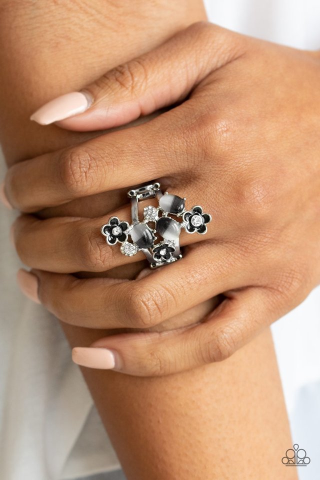 Daisy Delight - Black - Paparazzi Ring Image