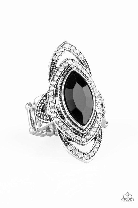 Paparazzi Ring ~ Hot Off The EMPRESS - Black