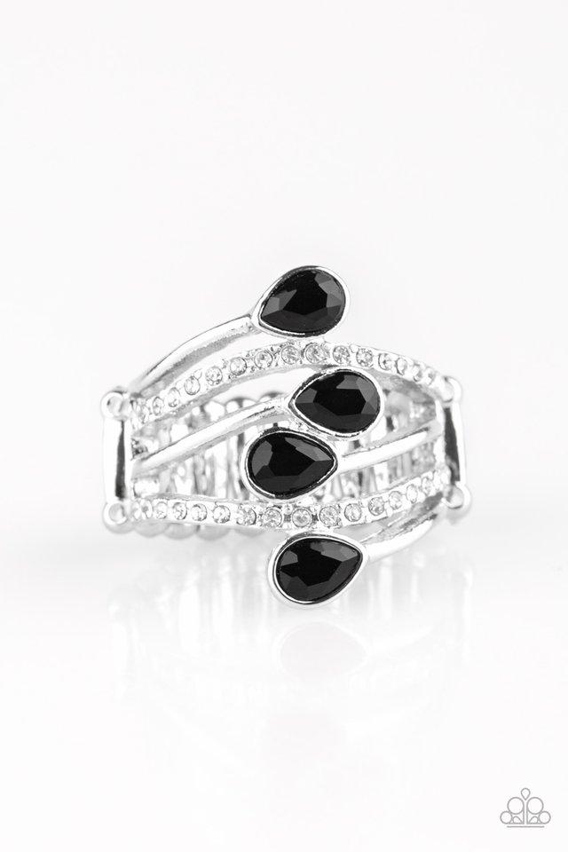 Paparazzi Ring ~ Bling Dream - Black