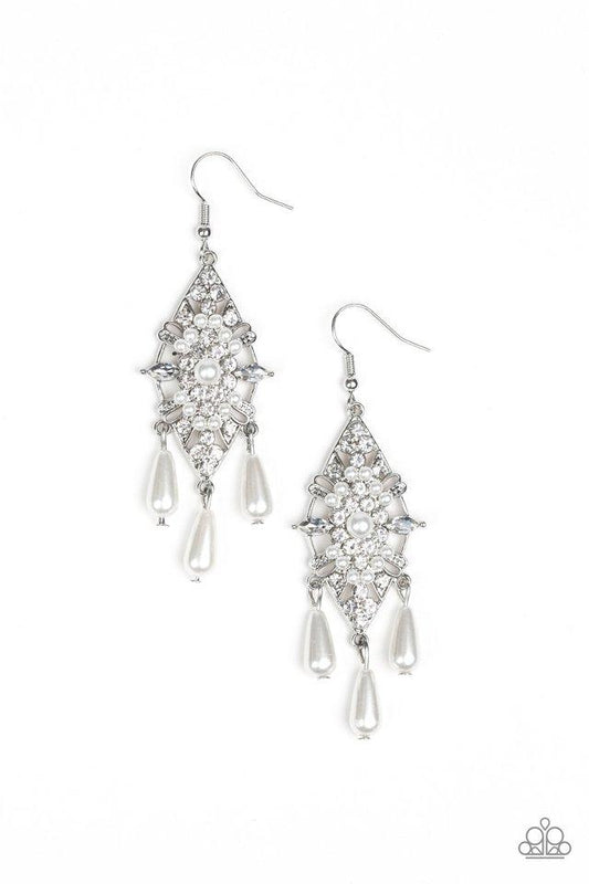 Paparazzi Earring ~ Majestic Mood - White
