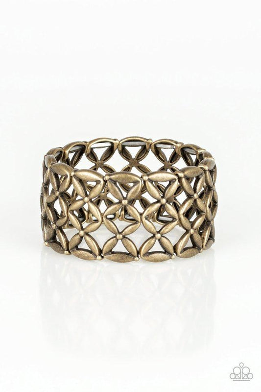 Paparazzi Bracelet ~ The Big BLOOM - Brass