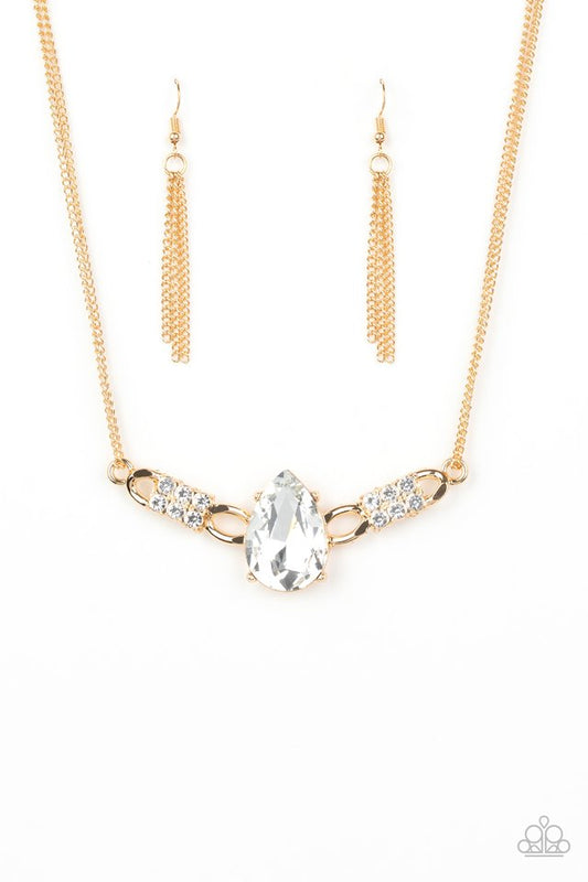 Way To Make An Entrance - Gold - Paparazzi Necklace Image