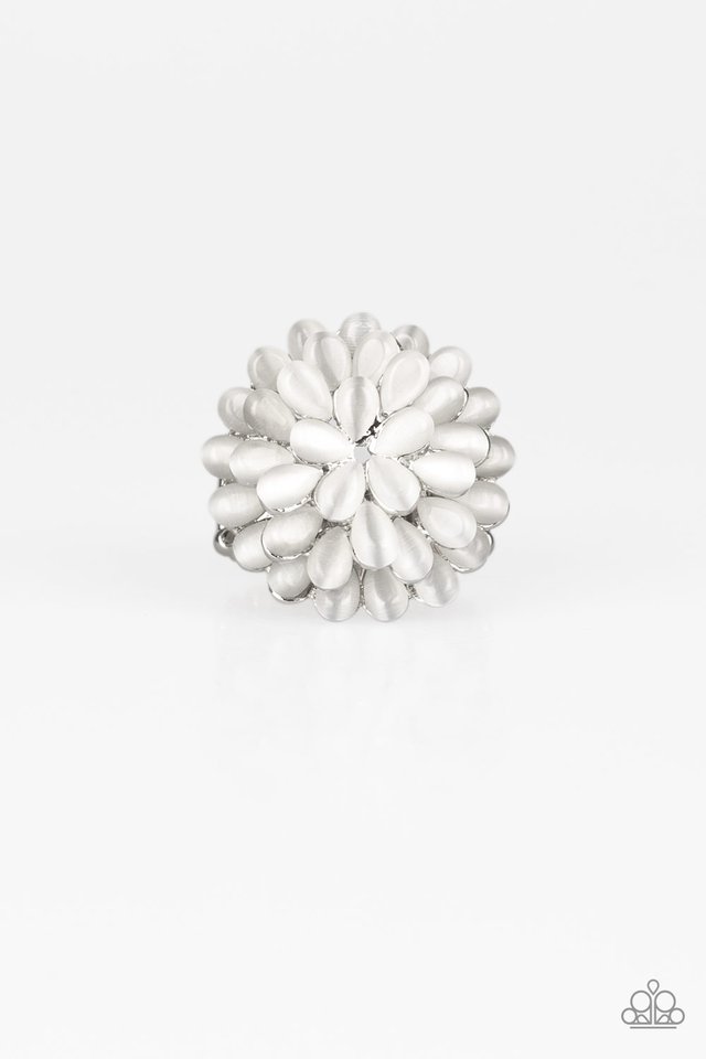 Bloomin Bloomer - White - Paparazzi Ring Image