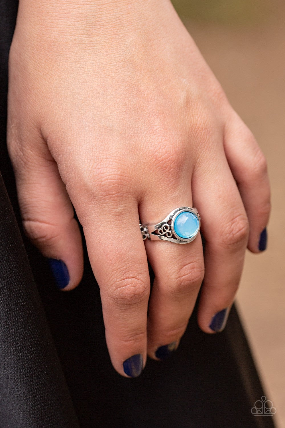 Paparazzi Ring ~ It Just Goes To GLOW - Blue