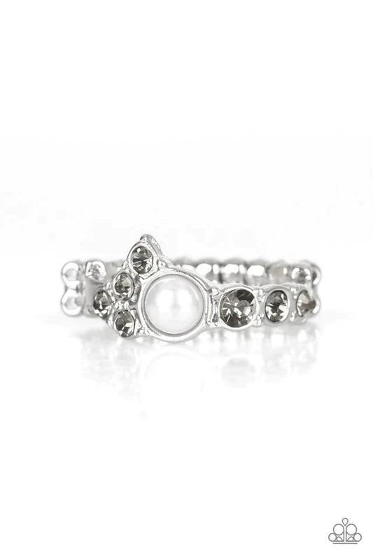 Paparazzi Ring ~ Center Stage Celebrity - Silver